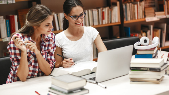 Die Arbeiterkammer fördert wissenschaftliche Arbeiten.