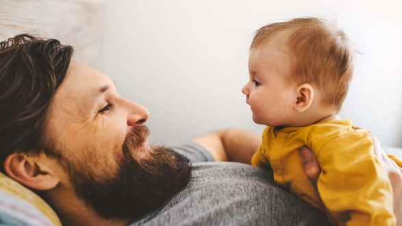 Papa mit Kind