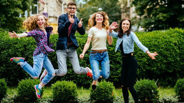 Schulbeihilfe aber der 9. Schulstufe beantragen und 250 Euro pro Schuljahr bekommen.